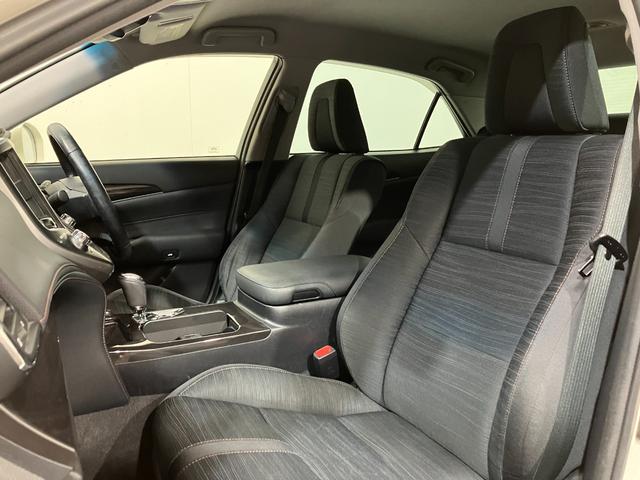 クラウンハイブリッド アスリートＳ　Ｆｏｕｒ　４ＷＤ　夏冬タイヤ　ＥＴＣ　前方ドラレコ　バックカメラ　純正ナビ　フルセグＴＶ　純正エンジンスターター　シートヒーター　クルーズコントロール　電動シート　夏タイヤ純正ホイール（46枚目）