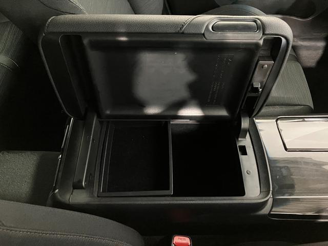 クラウンハイブリッド アスリートＳ　Ｆｏｕｒ　４ＷＤ　夏冬タイヤ　ＥＴＣ　前方ドラレコ　バックカメラ　純正ナビ　フルセグＴＶ　純正エンジンスターター　シートヒーター　クルーズコントロール　電動シート　夏タイヤ純正ホイール（49枚目）