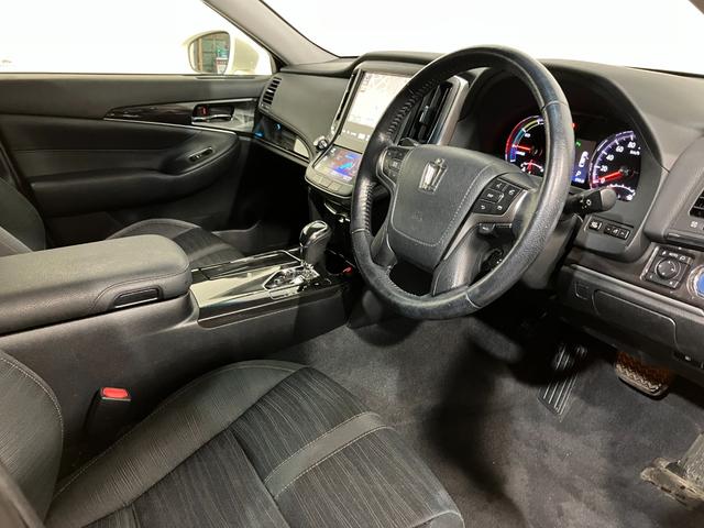 クラウンハイブリッド アスリートＳ　Ｆｏｕｒ　４ＷＤ　夏冬タイヤ　ＥＴＣ　前方ドラレコ　バックカメラ　純正ナビ　フルセグＴＶ　純正エンジンスターター　シートヒーター　クルーズコントロール　電動シート　夏タイヤ純正ホイール（50枚目）