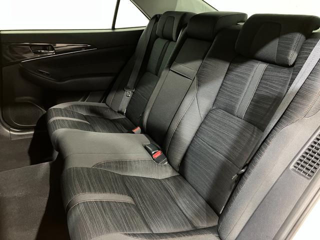 クラウンハイブリッド アスリートＳ　Ｆｏｕｒ　４ＷＤ　夏冬タイヤ　ＥＴＣ　前方ドラレコ　バックカメラ　純正ナビ　フルセグＴＶ　純正エンジンスターター　シートヒーター　クルーズコントロール　電動シート　夏タイヤ純正ホイール（53枚目）