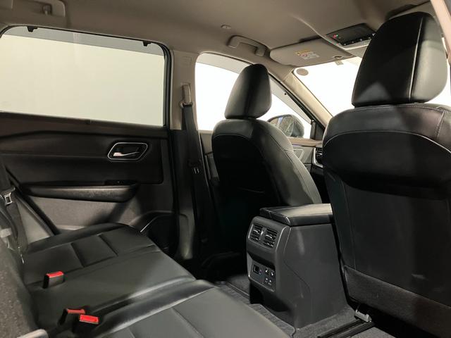 エクストレイル Ｇ　ｅ－４ＯＲＣＥ　４ＷＤ　純正ディスプレイオーディオ　フルセグＴＶ　全方位カメラ　ＥＴＣ２．０　クルーズコントロール　ブラインドスポットモニター　シートヒーター　電動リアゲート　電動シート　インテリジェントルームミラー（47枚目）