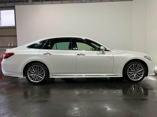 クラウンハイブリッド RS Four 4WD 夏冬タイヤ ETC2.0 ドライブレコーダー前後 バックカメラ 純正ナビ クルーズコントロール ブラインドスポットモニター 純正ホイール シートヒーター 電動シート レーダー探知機(16枚目)