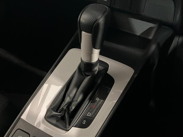 フィット ベーシック 4WD 夏冬タイヤ 前後ドライブレコーダー バッグカメラ 社外ナビ フルセグTV Bluetooth接続 社外アルミホイール 障害物センサー オートライト 横滑り防止装置(24枚目)