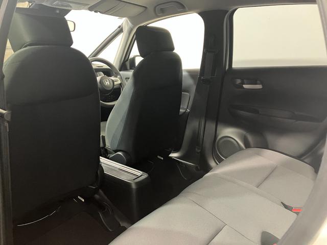 フィット ベーシック 4WD 夏冬タイヤ 前後ドライブレコーダー バッグカメラ 社外ナビ フルセグTV Bluetooth接続 社外アルミホイール 障害物センサー オートライト 横滑り防止装置(44枚目)