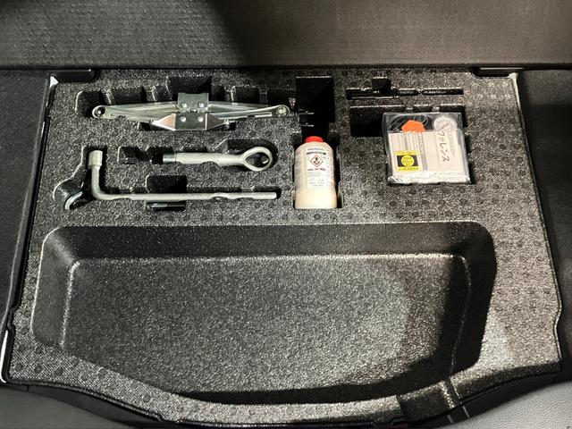 フィット ベーシック 4WD 夏冬タイヤ 前後ドライブレコーダー バッグカメラ 社外ナビ フルセグTV Bluetooth接続 社外アルミホイール 障害物センサー オートライト 横滑り防止装置(57枚目)