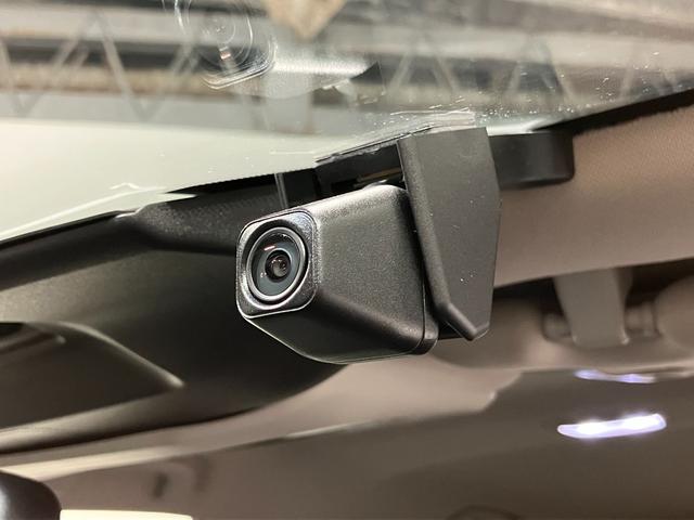 フォレスター スポーツ　４ＷＤ　夏冬タイヤ　ＥＴＣ　ドライブレコーダー前方　バックカメラ　純正ナビ　フルセグＴＶ　クルーズコントロール　ブラインドスポットモニター　シートヒーター　空気清浄機能　ステアリングヒーター（4枚目）