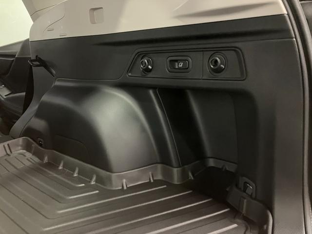 フォレスター スポーツ　４ＷＤ　夏冬タイヤ　ＥＴＣ　ドライブレコーダー前方　バックカメラ　純正ナビ　フルセグＴＶ　クルーズコントロール　ブラインドスポットモニター　シートヒーター　空気清浄機能　ステアリングヒーター（57枚目）