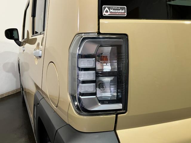 タフト Ｇ　４ＷＤ　ガラスルーフ　ＥＴＣ　ドライブレコーダー前方　バックカメラ　純正ナビ　フルセグＴＶ　シートヒーター　コーナーセンサー　シートアンダートレイ　パワーモードスイッチ　純正エンジンスターター（17枚目）