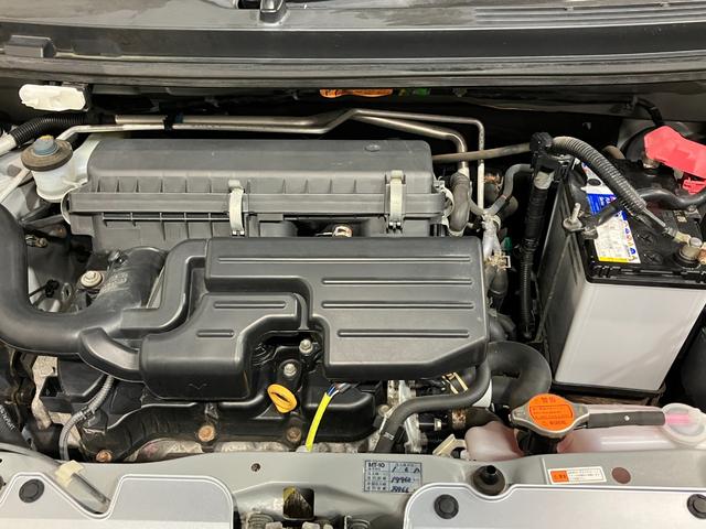 ミライース Ｌｆ　ＳＡ　４ＷＤ　純正ナビ　ワンセグＴＶ　キーレス　アイドリングストップ　衝突軽減ブレーキ　横滑り防止機能　ハロゲンヘッドライト　後部座席ベンチシート　ライトレベライザー　マニュアルエアコン（3枚目）