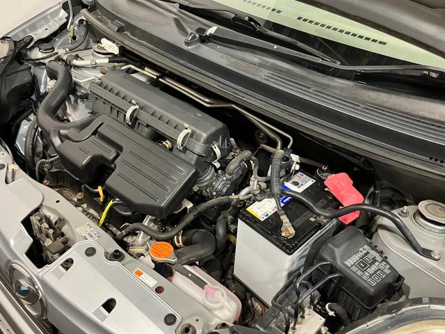 ミライース Ｌｆ　ＳＡ　４ＷＤ　純正ナビ　ワンセグＴＶ　キーレス　アイドリングストップ　衝突軽減ブレーキ　横滑り防止機能　ハロゲンヘッドライト　後部座席ベンチシート　ライトレベライザー　マニュアルエアコン（4枚目）