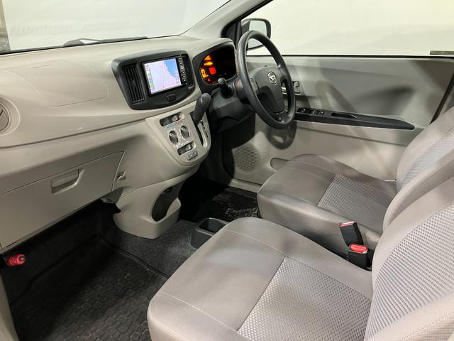 ミライース Ｌｆ　ＳＡ　４ＷＤ　純正ナビ　ワンセグＴＶ　キーレス　アイドリングストップ　衝突軽減ブレーキ　横滑り防止機能　ハロゲンヘッドライト　後部座席ベンチシート　ライトレベライザー　マニュアルエアコン（32枚目）