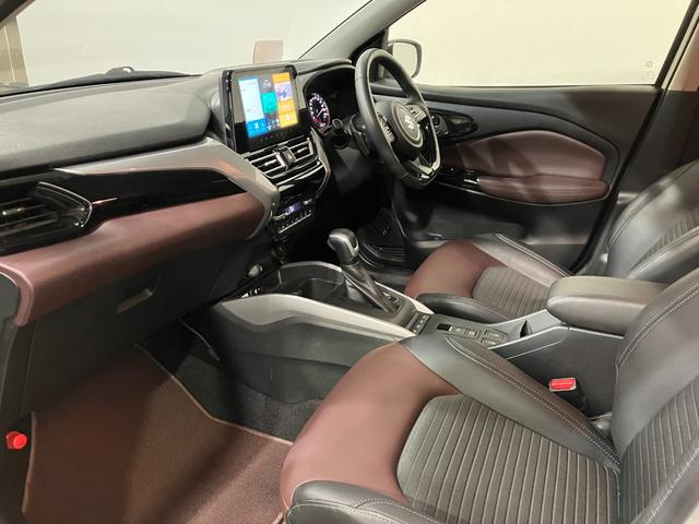 フロンクス ベースグレード　４ＷＤ　夏冬タイヤ　ＥＴＣ　全方位カメラ　純正ディスプレイオーディオ　マルチインフォメーションディスプレー　ミラーヒーター　シートヒーター　純正アルミホイール　ブラインドスポットモニター（38枚目）