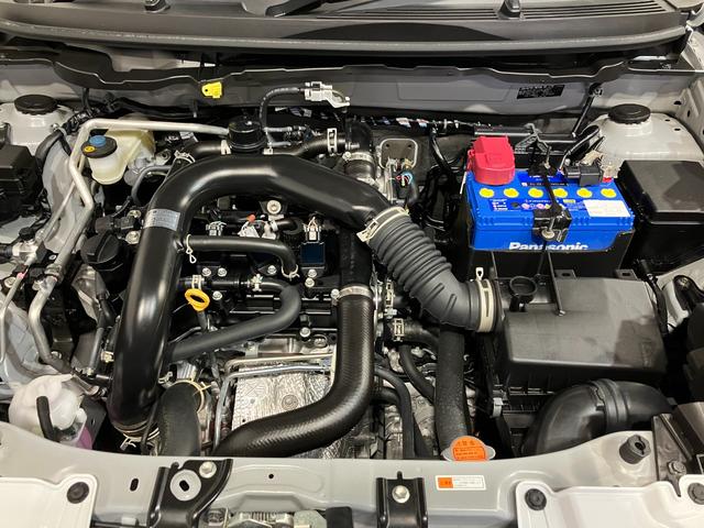 ライズ Ｚ　４ＷＤ　夏冬タイヤ　ＥＴＣ　ブラインドスポットモニター　バックカメラ　純正ディスプレイオーディオ　フルセグＴＶ　ＨＤＭＩ接続　シートヒーター　クルーズコントロール　コーナーセンサー（7枚目）