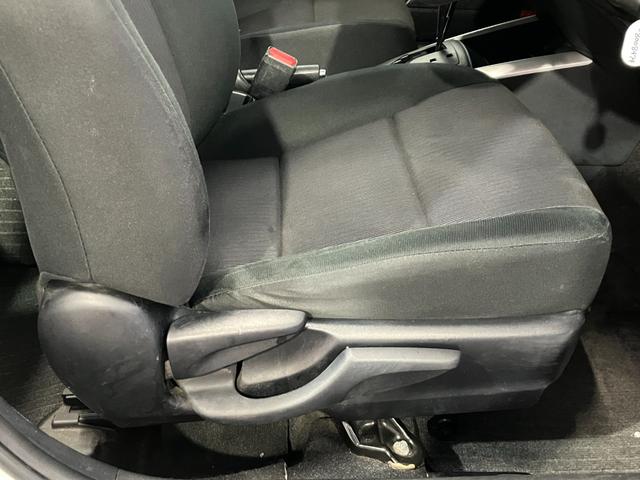 カローラフィールダー １．５Ｘ　４ＷＤ　ＥＴＣ　バックカメラ　社外ナビ　Ｗエアバック　衝突軽減ブレーキ　寒冷地仕様　横滑り防止装置　キーレスエントリー　オートマチックハイビーム　ミュージックプレイヤー接続可能（39枚目）