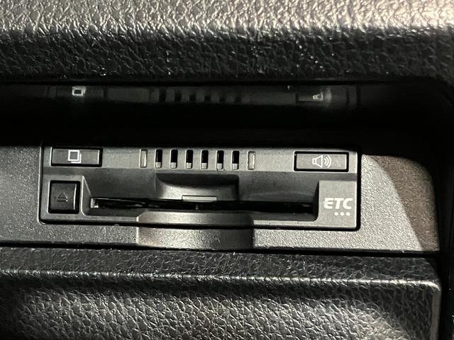 エスクァイア Ｘｉ　４ＷＤ　ＴＲＤグリル　ＥＴＣ　バックカメラ　純正ナビ　クルーズコントロール　エコモード　ルーフエアコン　純正アルミホイール　両側スライド片側電動スライドドア　ＭＴモード（2枚目）