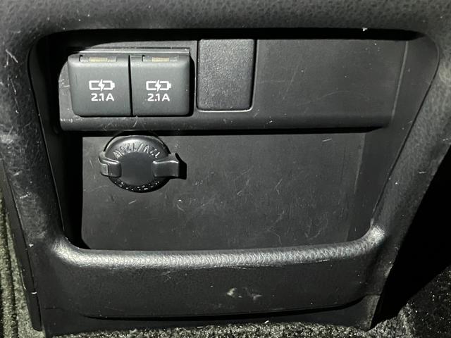 エスクァイア Ｘｉ　４ＷＤ　ＴＲＤグリル　ＥＴＣ　バックカメラ　純正ナビ　クルーズコントロール　エコモード　ルーフエアコン　純正アルミホイール　両側スライド片側電動スライドドア　ＭＴモード（31枚目）