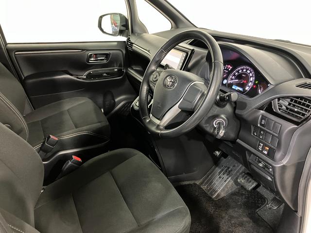 エスクァイア Ｘｉ　４ＷＤ　ＴＲＤグリル　ＥＴＣ　バックカメラ　純正ナビ　クルーズコントロール　エコモード　ルーフエアコン　純正アルミホイール　両側スライド片側電動スライドドア　ＭＴモード（39枚目）