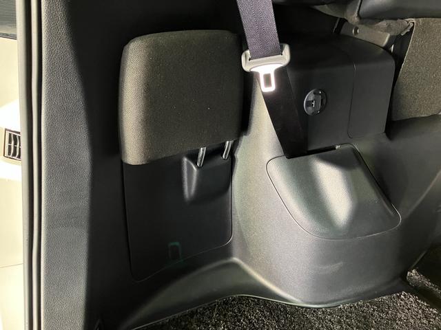 エスクァイア Ｘｉ　４ＷＤ　ＴＲＤグリル　ＥＴＣ　バックカメラ　純正ナビ　クルーズコントロール　エコモード　ルーフエアコン　純正アルミホイール　両側スライド片側電動スライドドア　ＭＴモード（57枚目）