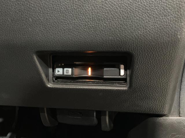 スイフト ハイブリッドＲＳ　４ＷＤ　ＥＴＣ　全方位カメラ　純正ナビ　クルーズコントロール　パドルシフト　ヒーテッドドアミラー　左右フロントシートヒーター　衝突軽減ブレーキ　ブルーエンブレム　横滑り防止機能　純正ホイール（2枚目）