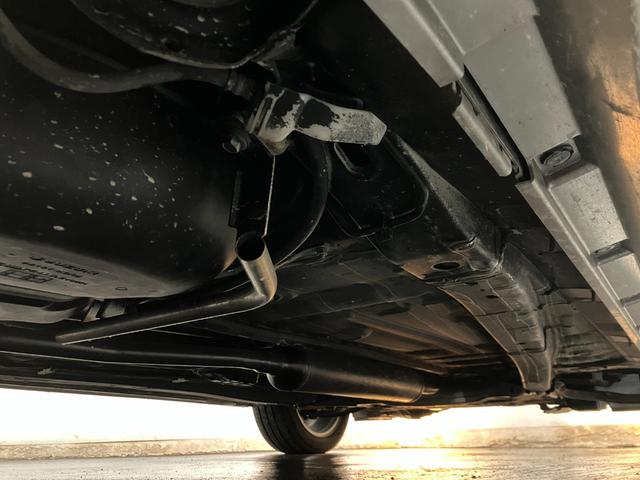 スイフト ハイブリッドＲＳ　４ＷＤ　ＥＴＣ　全方位カメラ　純正ナビ　クルーズコントロール　パドルシフト　ヒーテッドドアミラー　左右フロントシートヒーター　衝突軽減ブレーキ　ブルーエンブレム　横滑り防止機能　純正ホイール（9枚目）