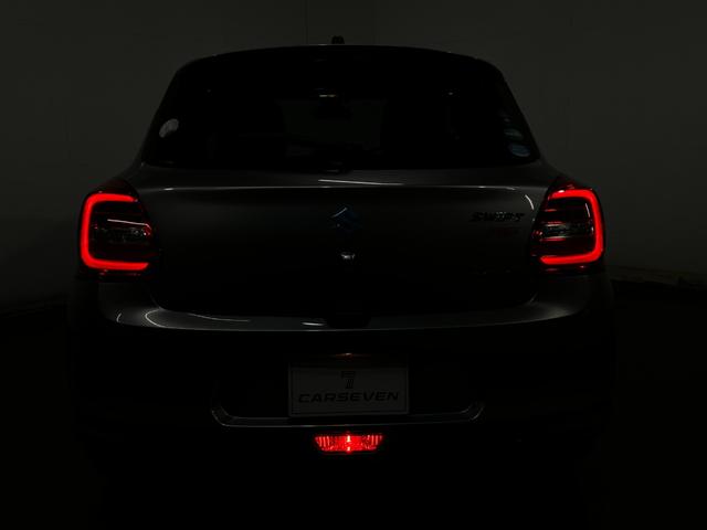 スイフト ハイブリッドＲＳ　４ＷＤ　ＥＴＣ　全方位カメラ　純正ナビ　クルーズコントロール　パドルシフト　ヒーテッドドアミラー　左右フロントシートヒーター　衝突軽減ブレーキ　ブルーエンブレム　横滑り防止機能　純正ホイール（19枚目）