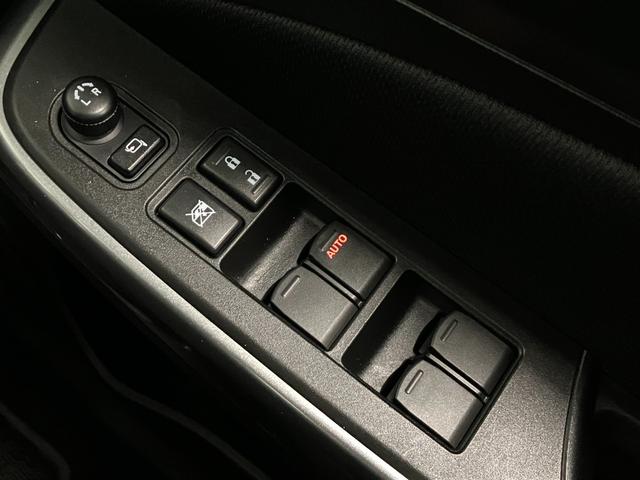 スイフト ハイブリッドＲＳ　４ＷＤ　ＥＴＣ　全方位カメラ　純正ナビ　クルーズコントロール　パドルシフト　ヒーテッドドアミラー　左右フロントシートヒーター　衝突軽減ブレーキ　ブルーエンブレム　横滑り防止機能　純正ホイール（45枚目）