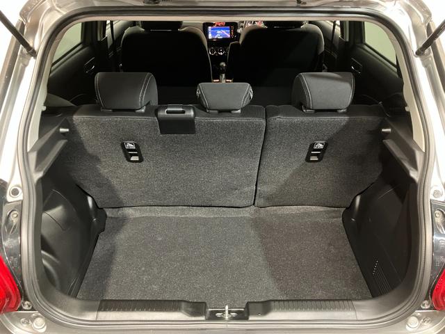 スイフト ハイブリッドＲＳ　４ＷＤ　ＥＴＣ　全方位カメラ　純正ナビ　クルーズコントロール　パドルシフト　ヒーテッドドアミラー　左右フロントシートヒーター　衝突軽減ブレーキ　ブルーエンブレム　横滑り防止機能　純正ホイール（48枚目）