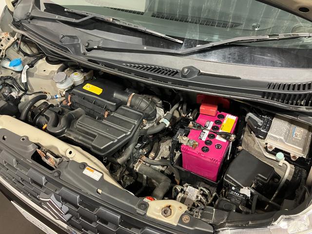 ワゴンＲ ＦＸ　４ＷＤ　Ｗエアバッグ　アドリングストップ　横滑り防止装置　キーレスエントリー　純正アルミホイール　衝撃軽減ブレーキ　ＣＤプレイヤー　ベンチシート　ヒートシーター（4枚目）