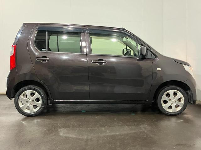 ワゴンＲ ＦＸ　４ＷＤ　Ｗエアバッグ　アドリングストップ　横滑り防止装置　キーレスエントリー　純正アルミホイール　衝撃軽減ブレーキ　ＣＤプレイヤー　ベンチシート　ヒートシーター（11枚目）