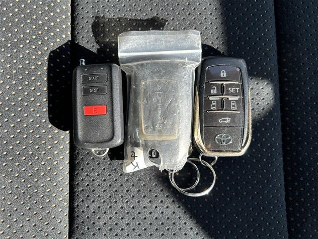 アルファード ２．５Ｓ　タイプゴールドＩＩ　４ＷＤ　ＤＶＤ再生　ミュージックプレイヤー接続可　後席モニター　バックカメラ　衝突被害軽減システム　ＥＴＣ　ドラレコ　両側電動スライド　ＬＥＤヘッドランプ　乗車定員７人　アイドリングストップ（40枚目）