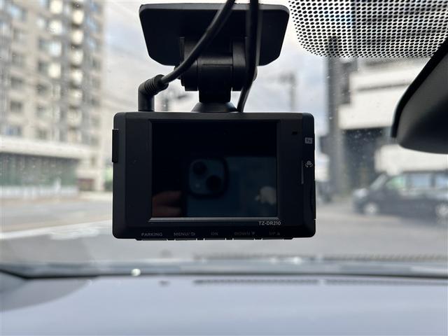 プリウス Z サンルーフ 4WD フルセグ メモリーナビ バックカメラ 衝突被害軽減システム ETC ドラレコ LEDヘッドランプ(28枚目)