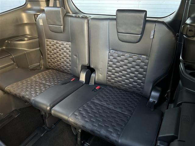 ヴォクシー ハイブリッドＳ－Ｚ　４ＷＤ　フルセグ　メモリーナビ　バックカメラ　衝突被害軽減システム　ドラレコ　両側電動スライド　ＬＥＤヘッドランプ　乗車定員７人　３列シート（33枚目）