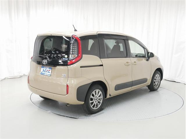 シエンタ ハイブリッドＺ　４ＷＤ　フルセグ　メモリーナビ　ミュージックプレイヤー接続可　バックカメラ　衝突被害軽減システム　ＥＴＣ　ドラレコ　両側電動スライド　ＬＥＤヘッドランプ　乗車定員７人（3枚目）