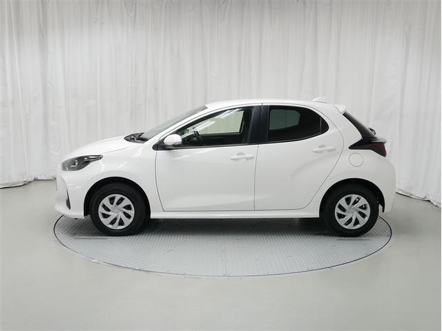 ヤリス Ｘ　４ＷＤ　メモリーナビ　バックカメラ　衝突被害軽減システム　ＥＴＣ（2枚目）