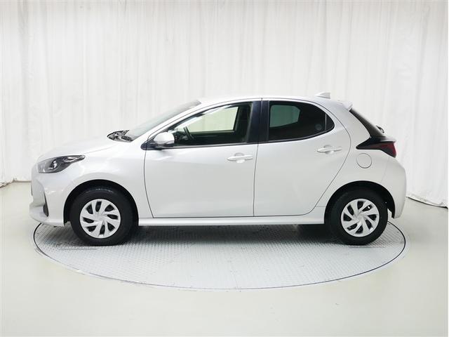 ヤリス Ｘ　４ＷＤ　メモリーナビ　衝突被害軽減システム　ＥＴＣ　ワンオーナー（2枚目）