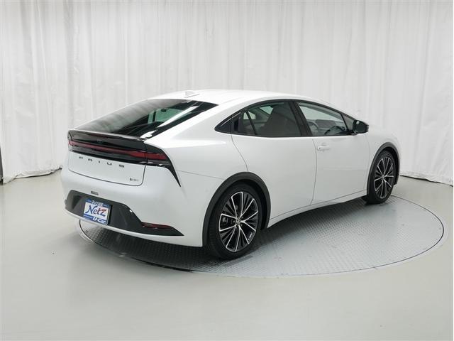 プリウス Ｚ　サンルーフ　４ＷＤ　フルセグ　メモリーナビ　バックカメラ　衝突被害軽減システム　ＥＴＣ　ドラレコ　ＬＥＤヘッドランプ（3枚目）