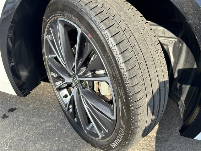 プリウス Ｚ　サンルーフ　４ＷＤ　フルセグ　メモリーナビ　バックカメラ　衝突被害軽減システム　ＥＴＣ　ドラレコ　ＬＥＤヘッドランプ（9枚目）