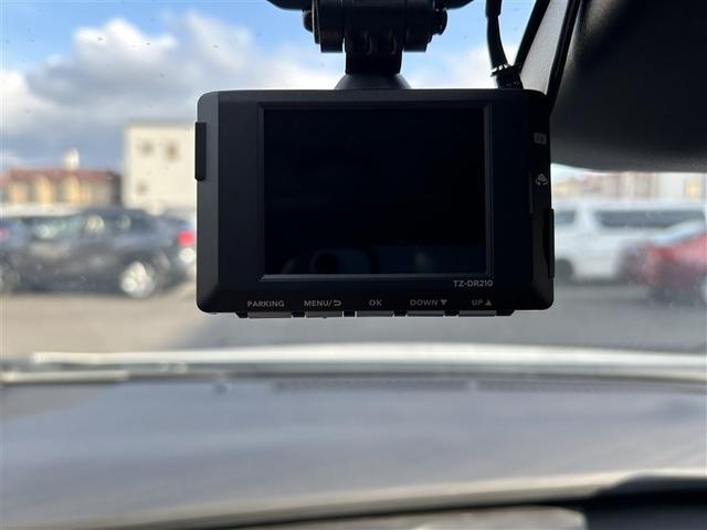 プリウス Ｚ　サンルーフ　４ＷＤ　フルセグ　メモリーナビ　バックカメラ　衝突被害軽減システム　ＥＴＣ　ドラレコ　ＬＥＤヘッドランプ（28枚目）