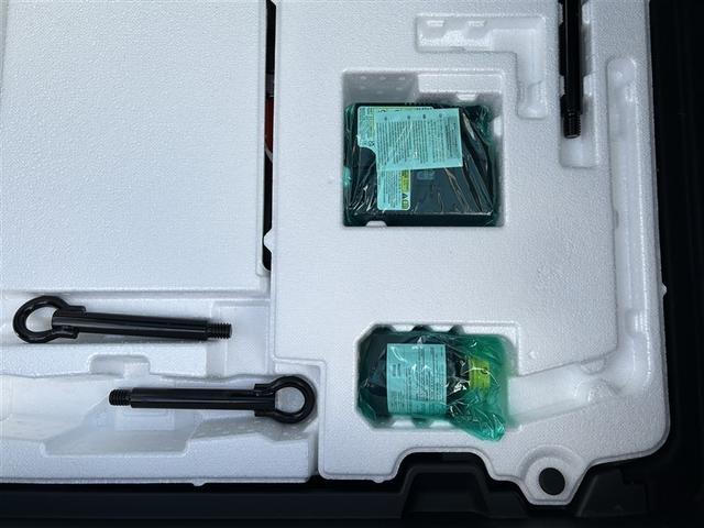 プリウス Ｚ　サンルーフ　４ＷＤ　フルセグ　メモリーナビ　バックカメラ　衝突被害軽減システム　ＥＴＣ　ドラレコ　ＬＥＤヘッドランプ（36枚目）