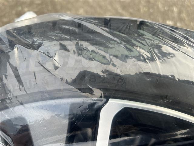 プリウス Ｚ　サンルーフ　４ＷＤ　フルセグ　メモリーナビ　バックカメラ　衝突被害軽減システム　ＥＴＣ　ドラレコ　ＬＥＤヘッドランプ（12枚目）