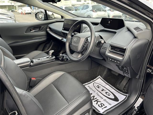 プリウス Ｚ　サンルーフ　４ＷＤ　フルセグ　メモリーナビ　バックカメラ　衝突被害軽減システム　ＥＴＣ　ドラレコ　ＬＥＤヘッドランプ（30枚目）