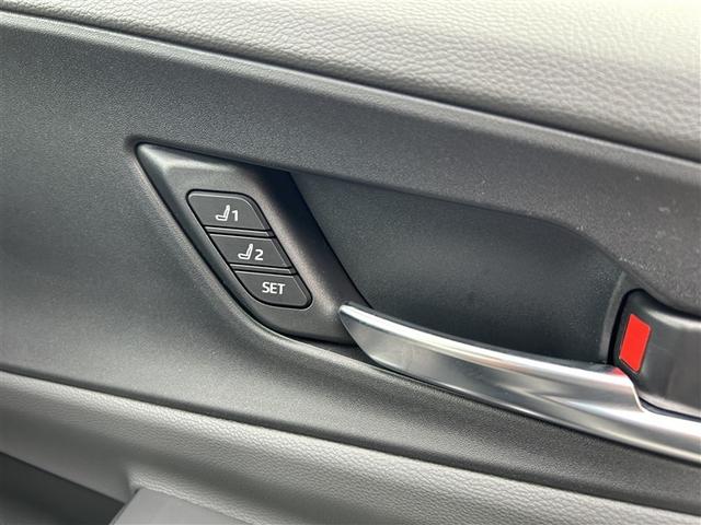 プリウス Ｚ　サンルーフ　４ＷＤ　フルセグ　メモリーナビ　バックカメラ　衝突被害軽減システム　ＥＴＣ　ドラレコ　ＬＥＤヘッドランプ（31枚目）