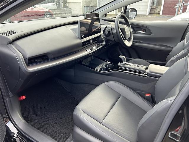 プリウス Ｚ　サンルーフ　４ＷＤ　フルセグ　メモリーナビ　バックカメラ　衝突被害軽減システム　ＥＴＣ　ドラレコ　ＬＥＤヘッドランプ（32枚目）