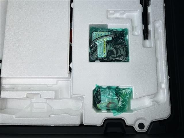 プリウス Ｚ　サンルーフ　４ＷＤ　フルセグ　メモリーナビ　バックカメラ　衝突被害軽減システム　ＥＴＣ　ドラレコ　ＬＥＤヘッドランプ（36枚目）