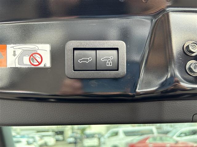 プリウス Ｚ　サンルーフ　４ＷＤ　フルセグ　メモリーナビ　バックカメラ　衝突被害軽減システム　ＥＴＣ　ドラレコ　ＬＥＤヘッドランプ（37枚目）