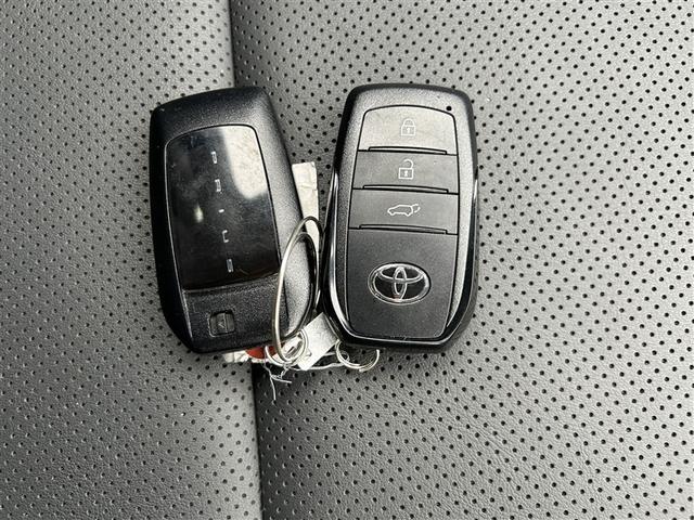 プリウス Ｚ　サンルーフ　４ＷＤ　フルセグ　メモリーナビ　バックカメラ　衝突被害軽減システム　ＥＴＣ　ドラレコ　ＬＥＤヘッドランプ（40枚目）