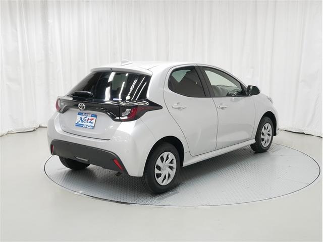 ヤリス X 4WD メモリーナビ バックカメラ 衝突被害軽減システム ETC(3枚目)