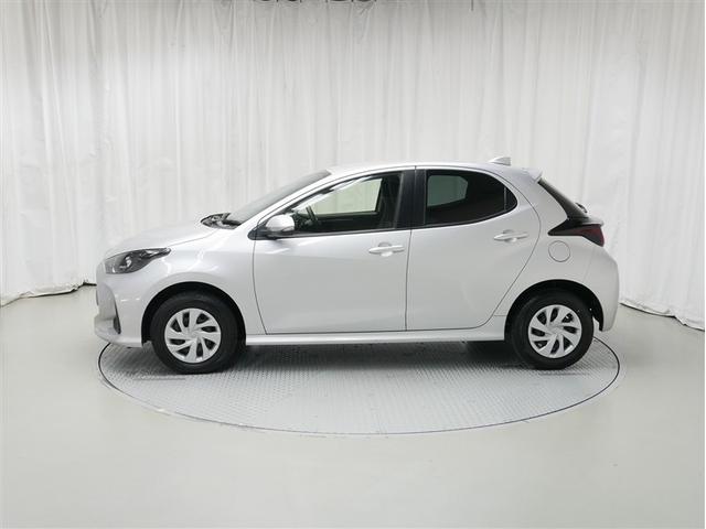 ヤリス Ｘ　４ＷＤ　メモリーナビ　バックカメラ　衝突被害軽減システム　ＥＴＣ（2枚目）