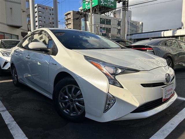 プリウス Sセーフティプラス 4WD フルセグ メモリーナビ DVD再生 バックカメラ 衝突被害軽減システム ETC ドラレコ LEDヘッドランプ(4枚目)