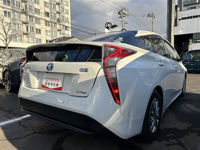 プリウス Sセーフティプラス 4WD フルセグ メモリーナビ DVD再生 バックカメラ 衝突被害軽減システム ETC ドラレコ LEDヘッドランプ(6枚目)